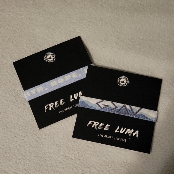 Free Luma Blue and White Bracelets - Picture 1 of 5